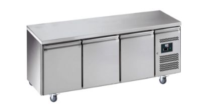 Image de Table réfrigérée 3 portes dessus inox sans dosseret - prof. 600